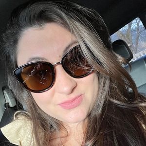 Meet your Posher, Carmina